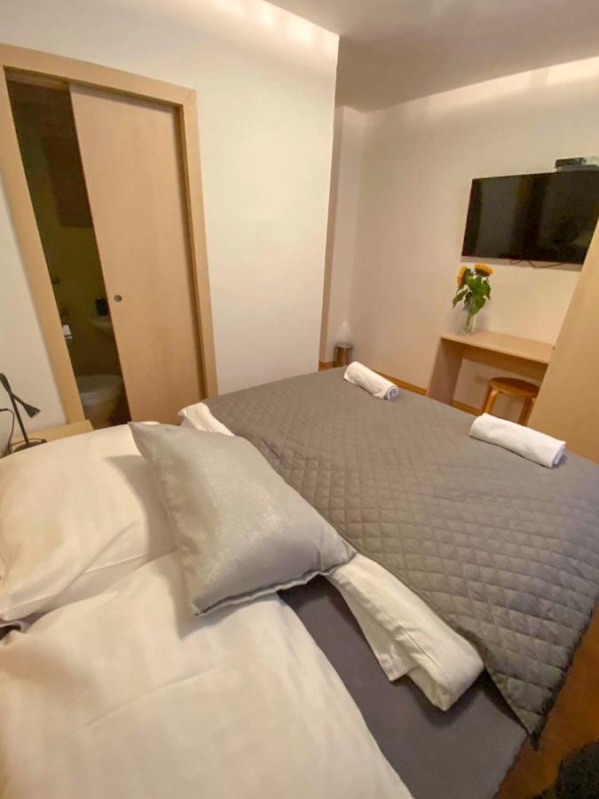 Penzion Hustopeče Esterno foto